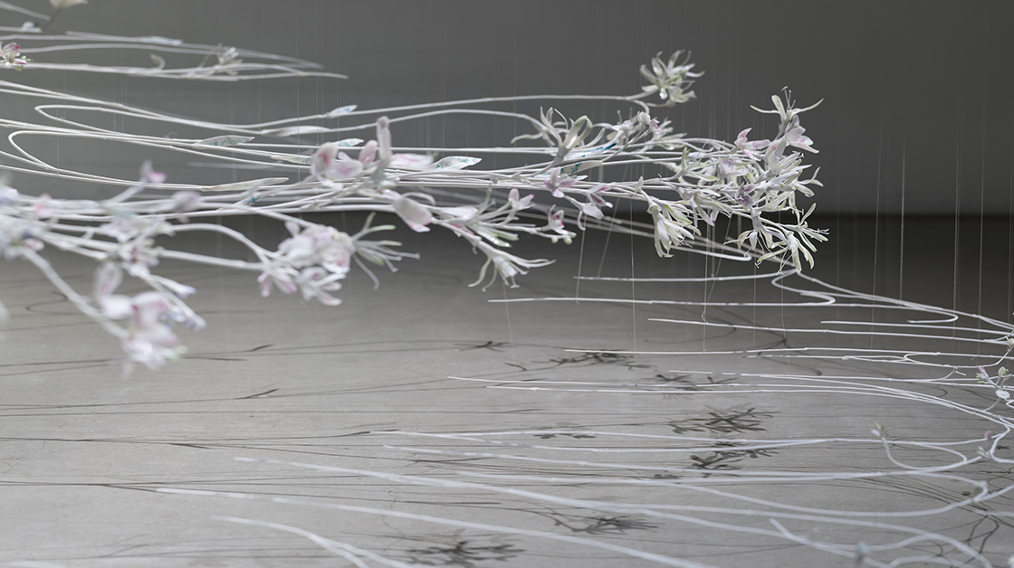 ワークショップ　「透光性磁器で花をつくる」